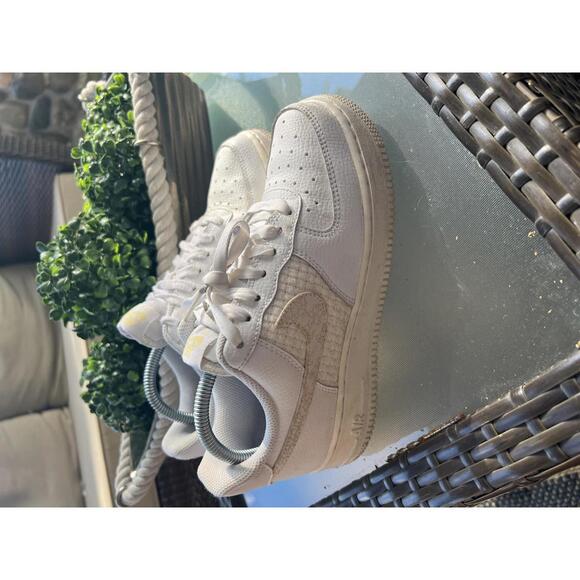 Nike Wmns Air Force 1 '07 SE 'Flower Swoosh' - Picture 1 of 3